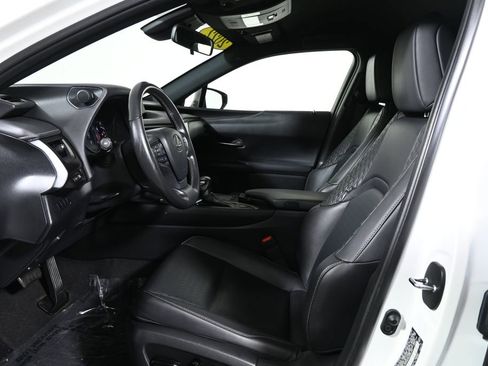 Used 2022 Lexus UX 200 w/ Accessory Package (Z2) image 3