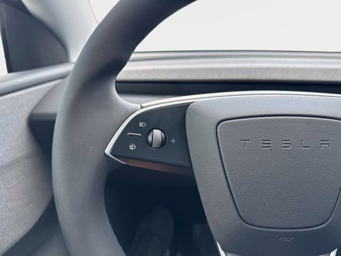 Used 2026 Tesla Model Y 2WD image 24