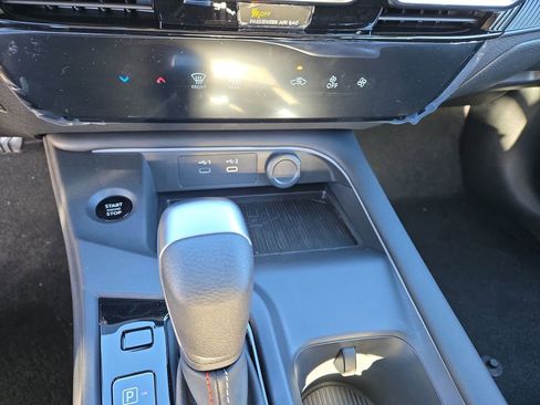 New 2026 Nissan Sentra SR w/ Floor Mat Package FWD image 28