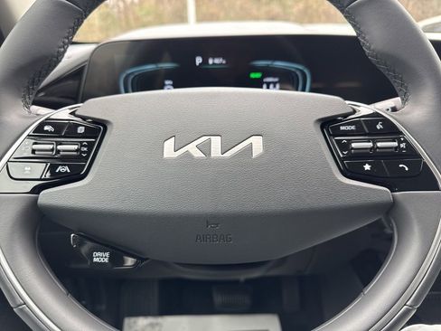 New 2026 Kia Niro EX image 8