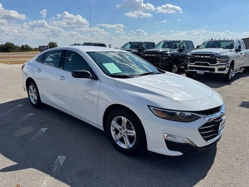 Used 2019 Chevrolet Malibu LS FWD image 3