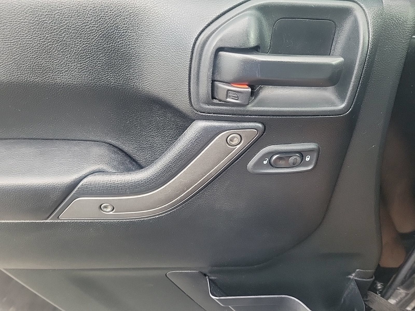 Used 2018 Jeep Wrangler Unlimited Sport S AWD/4WD image 22