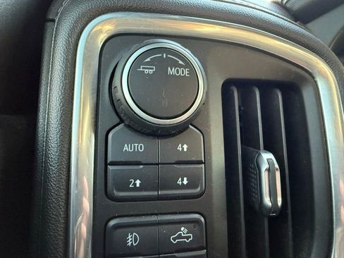 Used 2021 Chevrolet Silverado 1500 High Country image 12