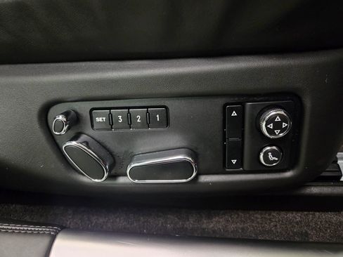 Used 2018 Bentley Flying Spur V8 AWD/4WD image 36
