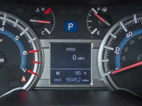 Used 2016 Toyota 4Runner Trail Premium AWD/4WD image 41