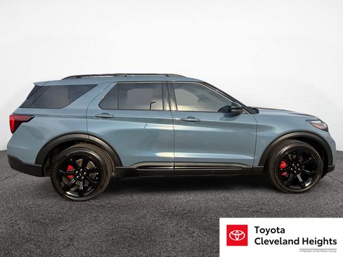 Used 2025 Ford Explorer ST image 6