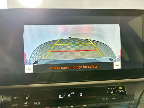 Used 2025 Toyota Camry XLE FWD image 17