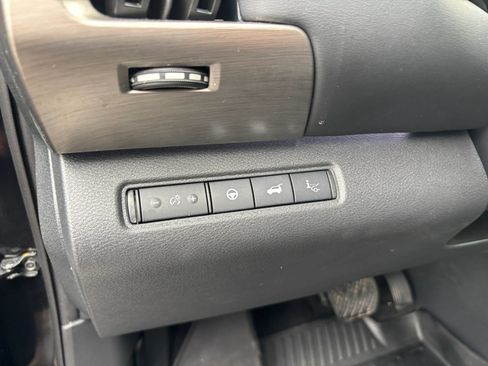 Used 2025 Nissan Pathfinder Platinum AWD/4WD image 21