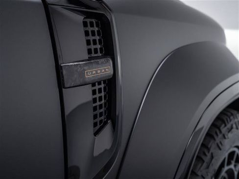 Used 2025 Land Rover Defender 110 AWD/4WD image 38