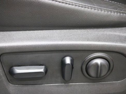 Used 2019 Chevrolet Silverado 1500 LTZ image 22