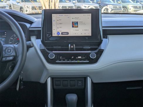 Used 2023 Toyota Corolla Cross L image 21