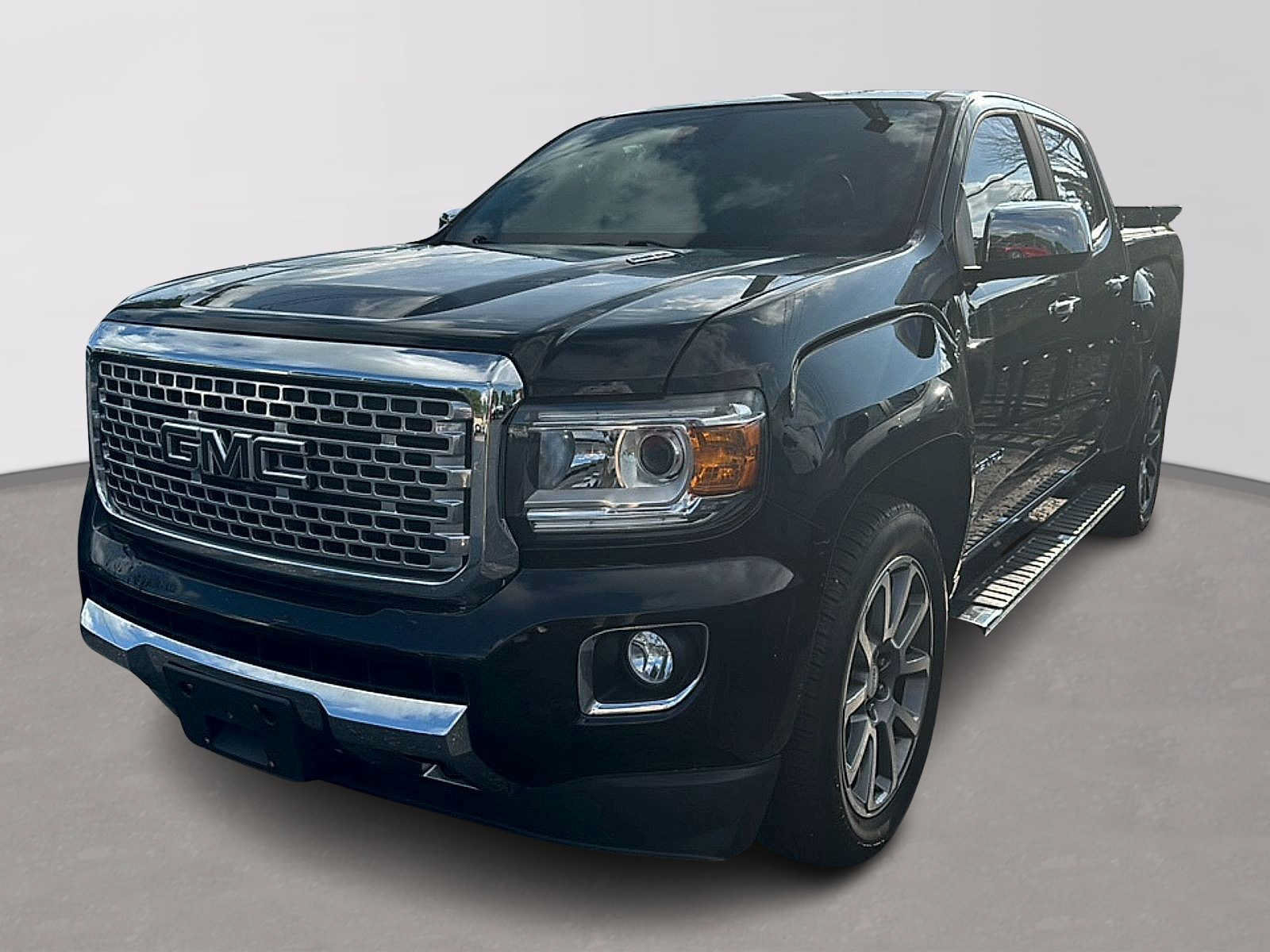Used 2018 GMC Canyon Denali AWD/4WD image 1