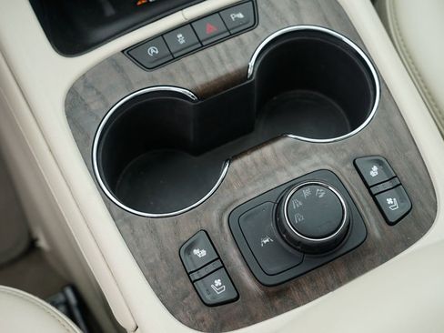 Used 2023 GMC Acadia Denali w/ Denali Ultimate Package image 29