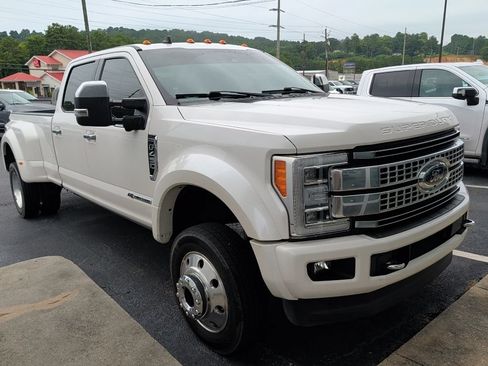 Used 2019 Ford F450 Platinum w/ Platinum Ultimate Package AWD/4WD image 2