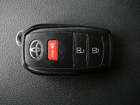 Used 2024 Toyota Tacoma SR5 AWD/4WD image 29