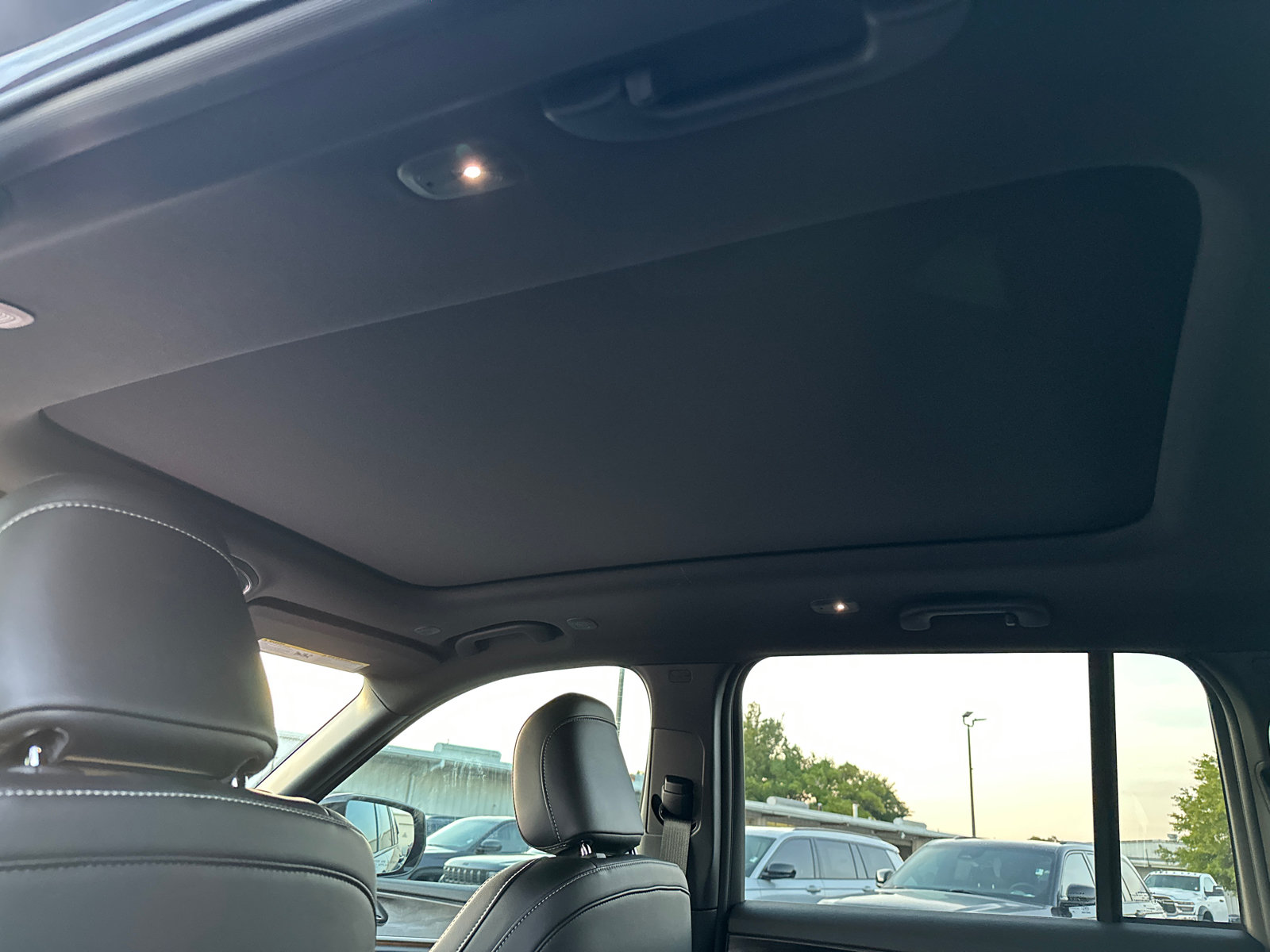 New 2027 Jeep Grand Cherokee Limited RWD image 17