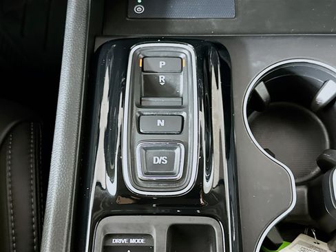 Used 2025 Honda Pilot EX-L image 24