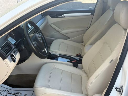 Used 2012 Volkswagen Passat TDI SE FWD image 8