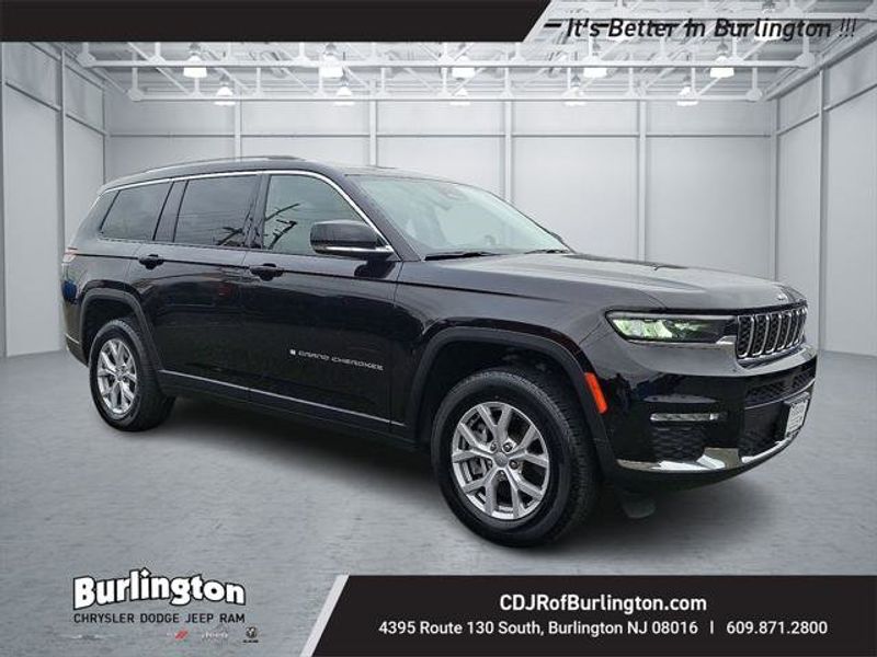 Certified 2022 Jeep Grand Cherokee L Limited w/ Luxury Tech Group II image 1
