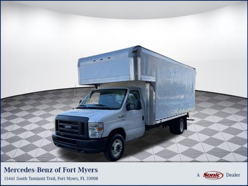 Used 2018 Ford E-350 and Econoline 350 Super Duty RWD image 1