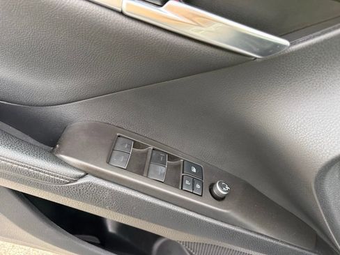 Used 2021 Toyota Camry XLE image 38