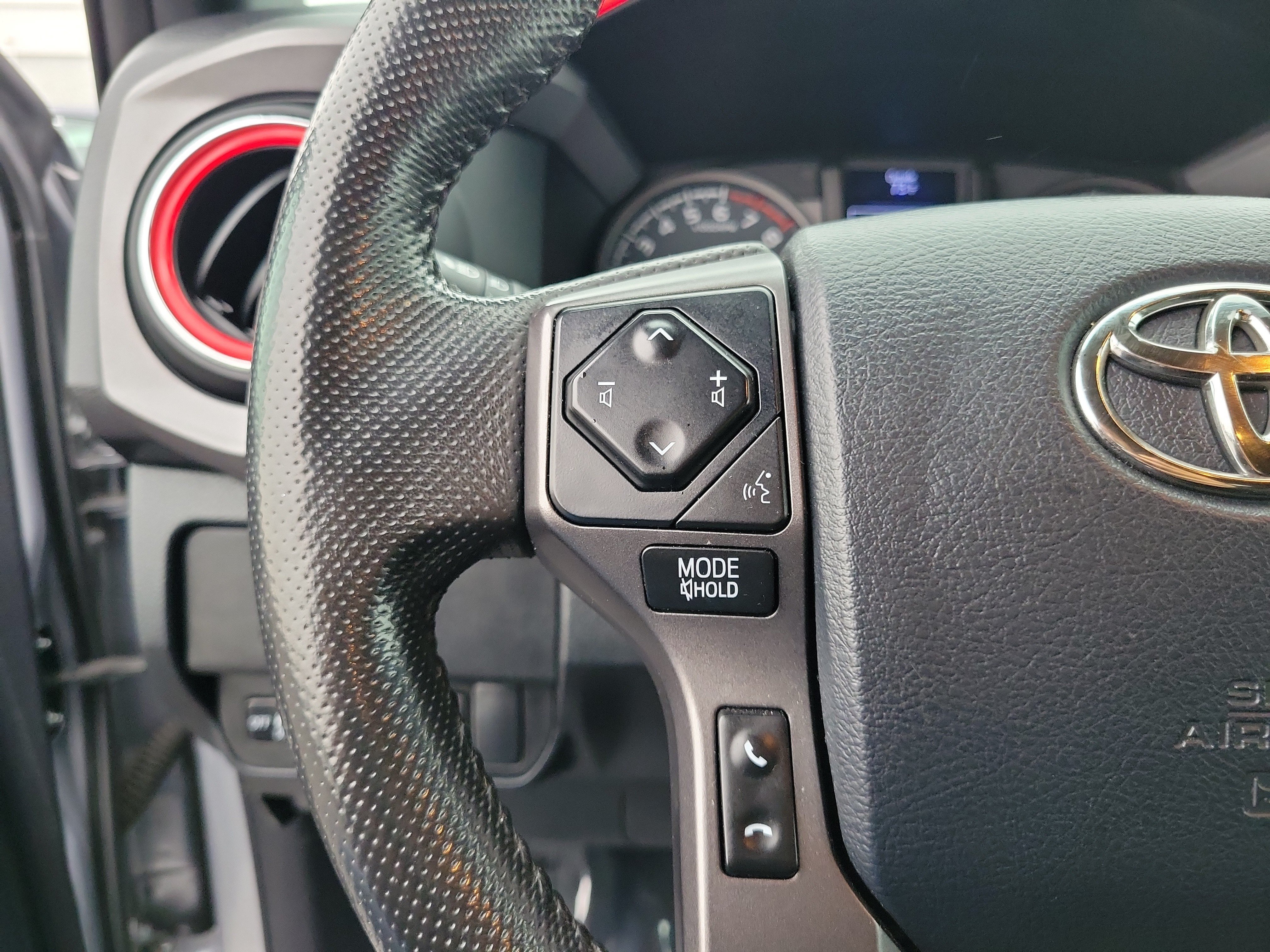 Used 2020 Toyota Tacoma TRD Sport RWD image 22