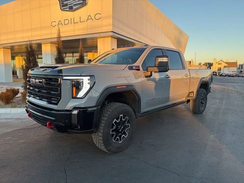 Used 2024 GMC Sierra 2500 AT4X image 4