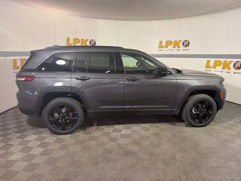 New 2026 Jeep Grand Cherokee Limited w/ Limited Altitude Package AWD/4WD image 8