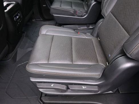 Used 2021 Chevrolet Suburban High Country AWD/4WD image 23