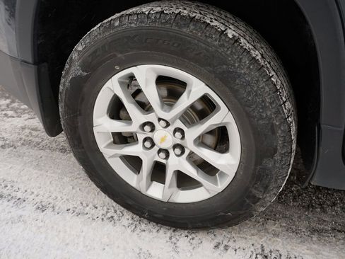 Used 2021 Chevrolet Traverse LT w/ LPO, Floor Liner Package image 31