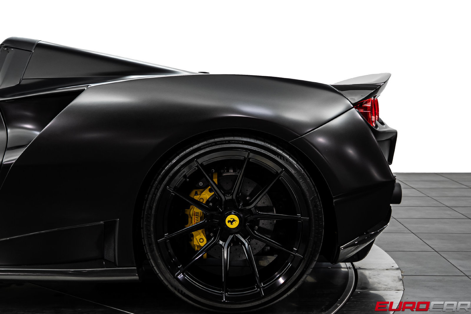 Used 2022 Ferrari F8 Tributo RWD image 25