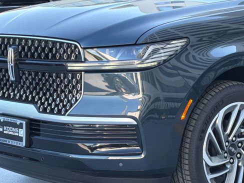 New 2026 Lincoln Navigator Reserve AWD/4WD image 2