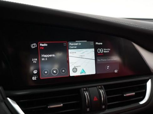 Used 2025 Alfa Romeo Giulia Veloce image 24