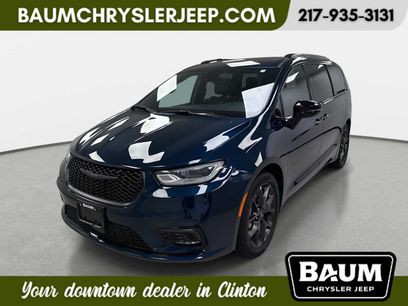 Used 2025 Chrysler Pacifica Limited
