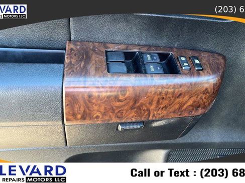 Used 2011 Toyota Tundra Limited w/ Platinum Pkg image 19