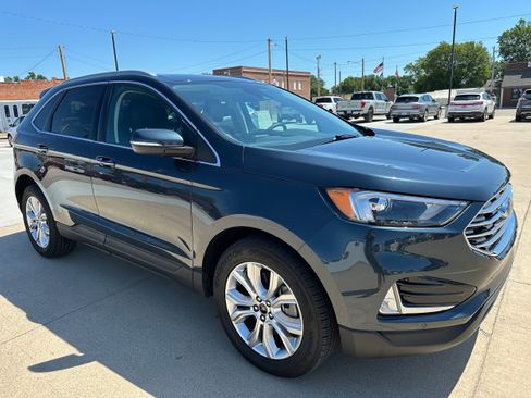 Used 2024 Ford Edge Titanium AWD/4WD image 8