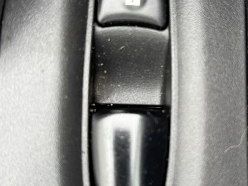 Used 2021 Nissan Rogue Sport SV AWD/4WD image 34