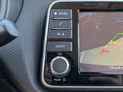 Certified 2025 Nissan Kicks Play S image 14