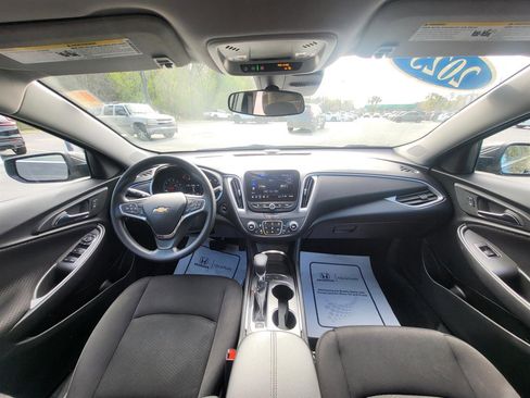 Used 2025 Chevrolet Malibu LT image 14