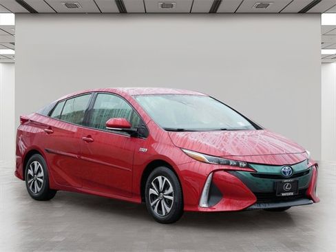 Used 2017 Toyota Prius Prime Premium image 1
