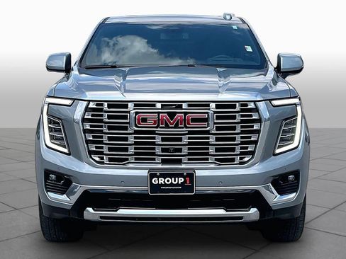 Used 2025 GMC Yukon XL Denali w/ Sun & Power Step Package RWD image 4