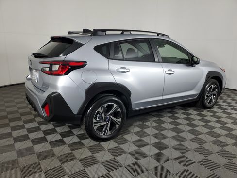 Used 2025 Subaru Crosstrek 2.0i Premium image 4