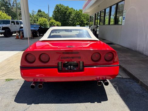 Used 1989 Chevrolet Corvette Convertible RWD image 9