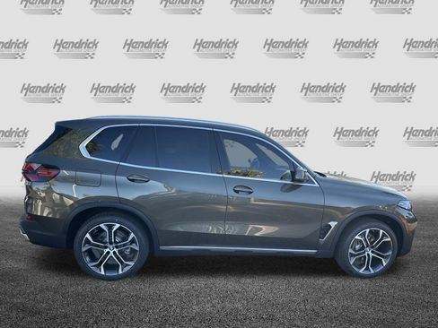 Used 2026 BMW X5 xDrive40i AWD/4WD image 11