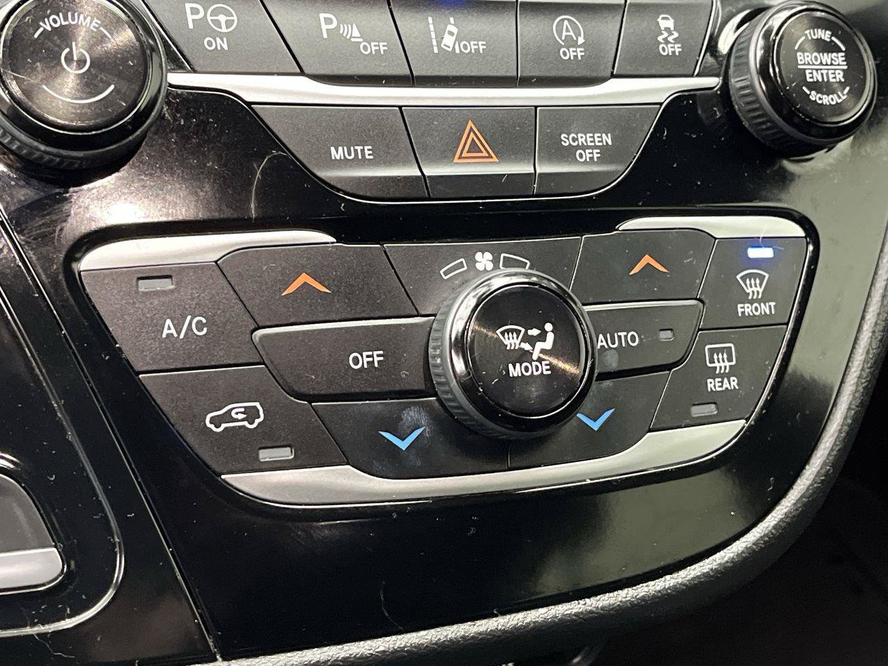 Used 2018 Chrysler Pacifica Touring-L Plus FWD image 21