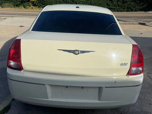 Used 2007 Chrysler 300 Touring L image 6