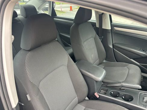 Used 2014 Volkswagen Passat 2.5 S FWD image 19