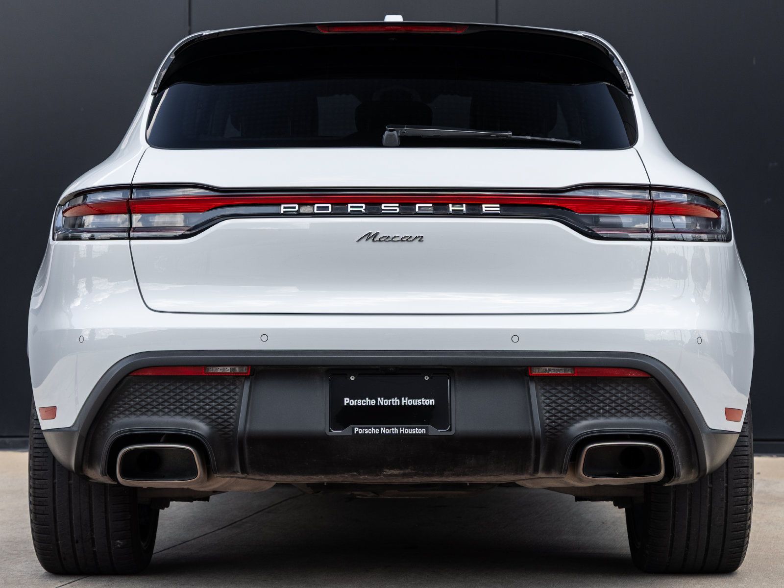 Certified 2023 Porsche Macan AWD/4WD image 10