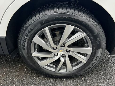 Used 2023 Chevrolet Equinox Premier image 17