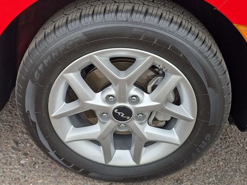 Used 2024 Kia Soul LX w/ Option Group 015 FWD image 10